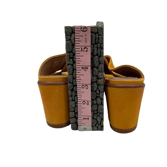 Sorel Golden Yellow Leather Nadia Open Toe Block Heel Sandals Size 6 Women's - Picture 8 of 9